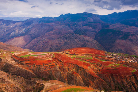 东川红土地上奇幻的风景图片