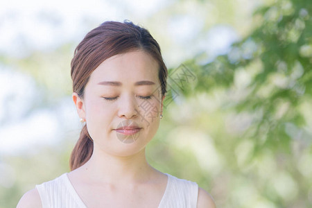 亚洲日语皮肤美丽的亚洲年轻女子周图片