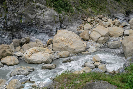 Liwu河在Taroko公园山丘Taroko峡谷风图片