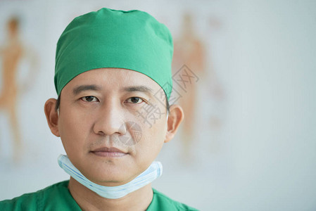 越南专业外科医生对照图片