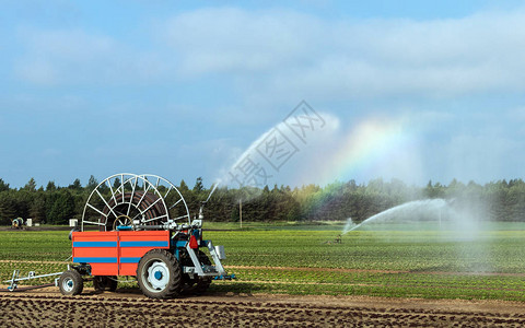 干旱时期的农业作物灌溉可用水机a图片