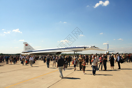 2011年8月19日在拉斯州Zhukovsky的莫斯科航空天展览MAKS2011展示的一架客运超声波超音速图14图片