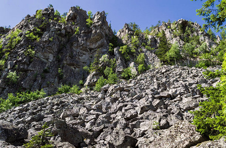 乌拉尔山脉的石峰俄罗斯图片