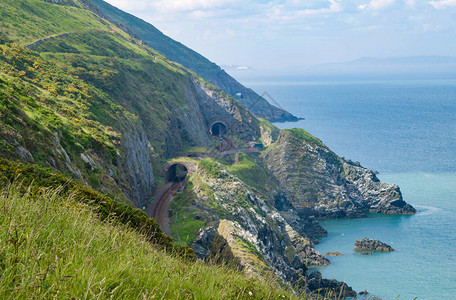 俯瞰爱尔兰威克洛的悬崖图片