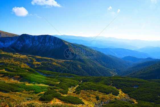 喀尔巴阡山地貌山峰山脉森林坡图片