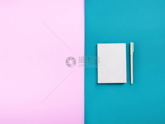 Duotone粉色和蓝色背景图片