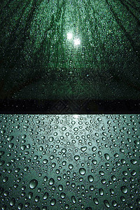 所罗门马里兰美国马里兰汽车屋顶上的雨图片