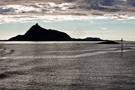 夏季挪威风景白天图片