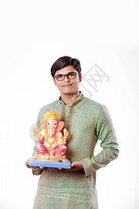 Ganesha勋爵与印度青年男子一起庆祝G图片