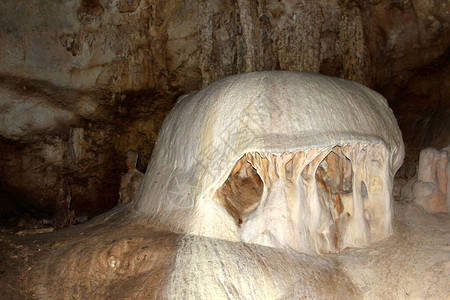 埃明拜尔哈萨尔洞穴大厅查提尔达图片