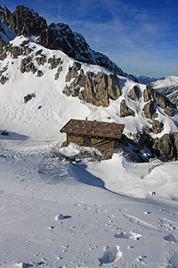 在美丽的雪山风景中的图片