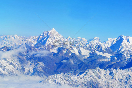 尼泊尔极好的空中景象飞向珠穆朗玛图片