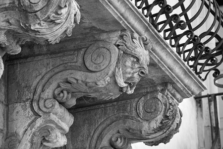 巴洛克式宫殿阳台图片