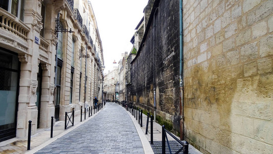 波尔多的建筑旧楼和水镜对面的交流令人惊叹的法国城图片