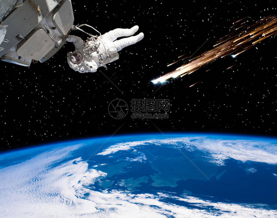 航天飞机和流星雨的宇航员美国航天局提供的这张图像图片