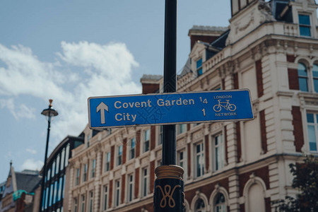 前往Covent花园和城市标志的自行车路线图片