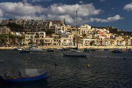 马耳他海港的船图片