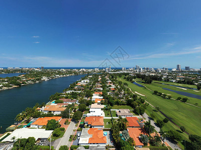 迈阿密海滩高尔夫球场和海滨之图片