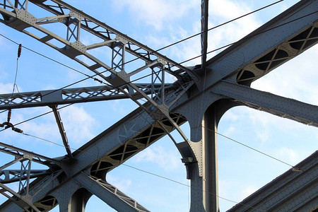钢材图片一座旧钢桥的结构元素拱门和插画