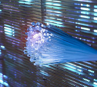 用于超快速互联网通信的光纤网络电缆图片