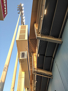 棒球体育场的钢塔结构蓝天洛杉矶道图片