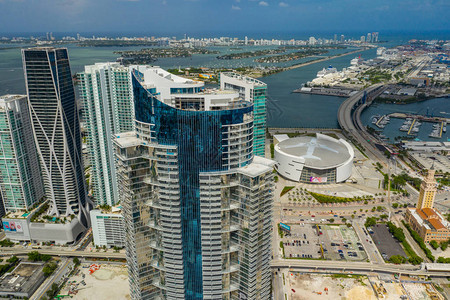 迈阿密最高世界中心塔即将竣工背景图片