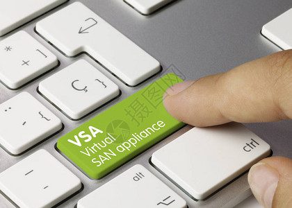 VSA虚拟SAN设备写在金属键盘的绿色键图片