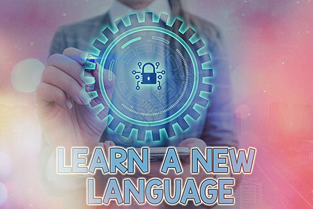 显示学习新语言的书写笔记用于网络数据信息安全应用系统的第二语言或外语沟通能力的业务图片