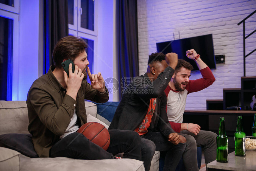 篮网球迷热情高涨