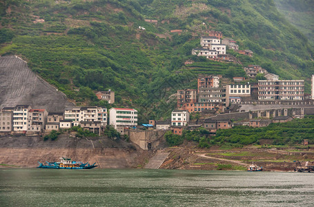 长江的西里格峡谷背景图片