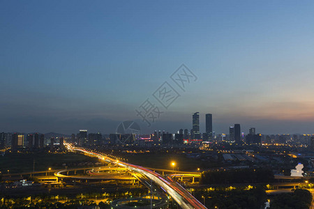 江苏无锡立交桥夜景鸟瞰图背景图片