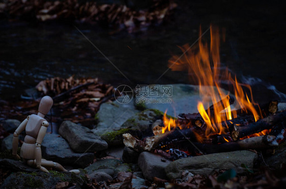 山河岸着火一个说得清楚的小家图片