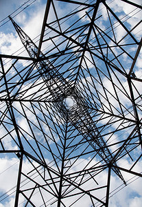 高压电塔的金属结构细节图片