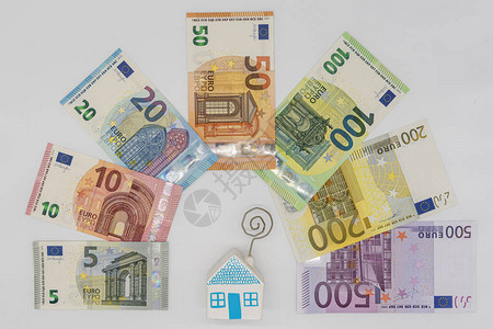 每种带有小房子模型的欧元纸币代图片