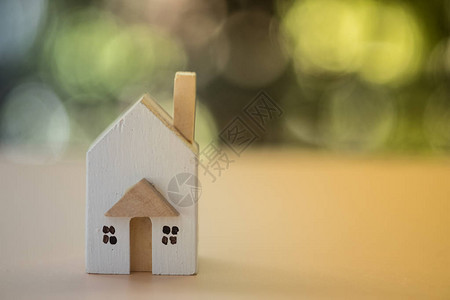 住房地产抵押概念房屋微型模式图片