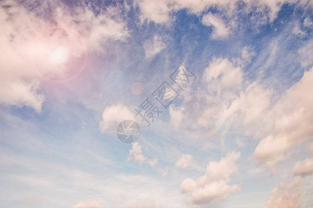 云与阳光天空与太阳闪背景图片