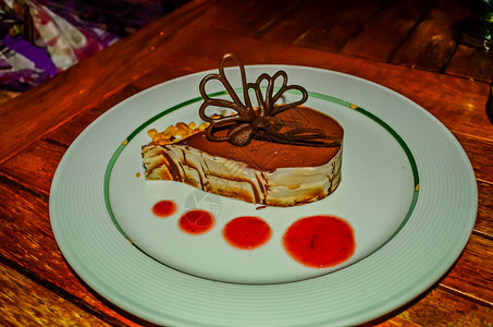 高档夏威夷餐厅的艺术甜点图片