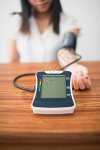 人的血压测量图片