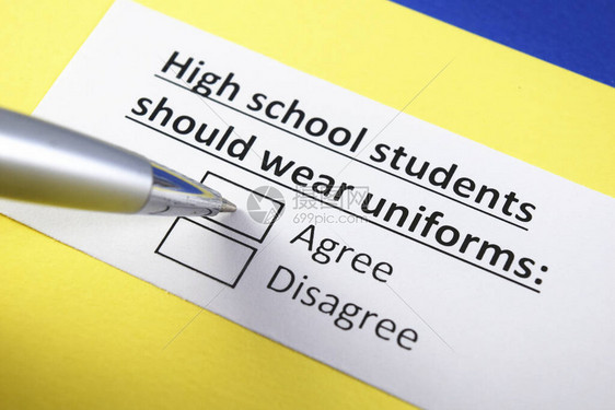 高中学生应穿制服同意还是不同意f图片