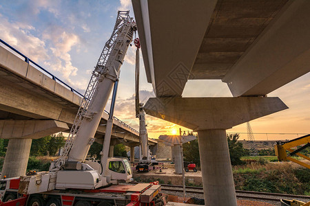 在西班牙的巴利亚多利德塞戈维亚马德里公路扩建工程中图片