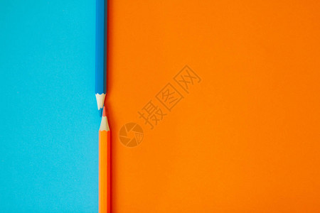 两支铅笔橙色和青色的蓝色图片