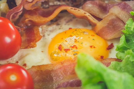 蛋白和鸡蛋密闭宏观蛋白质食品图片