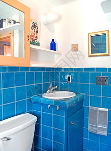 浴室里的绿松石瓷砖工作图片