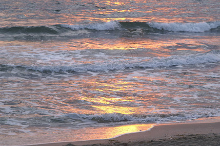 日落时海浪图片