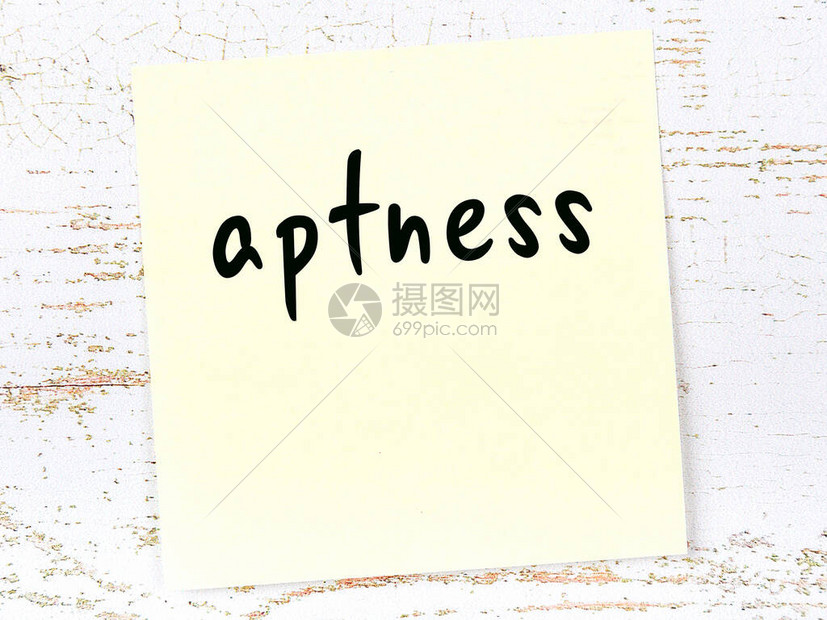 木墙上黄色粘贴纸条手写高清图片下载-正版图片504634850-摄图网