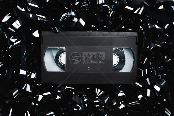 黑VHS磁带在胶片条图片