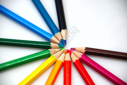 彩色圆铅笔图片
