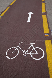 路边有自行车道图片