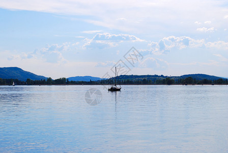 和平的博登湖图片