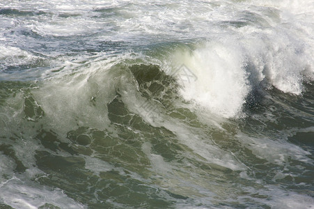 汹涌的太平洋海浪图片